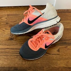 Nike Womens 8.5 Fitsole tennis shoes